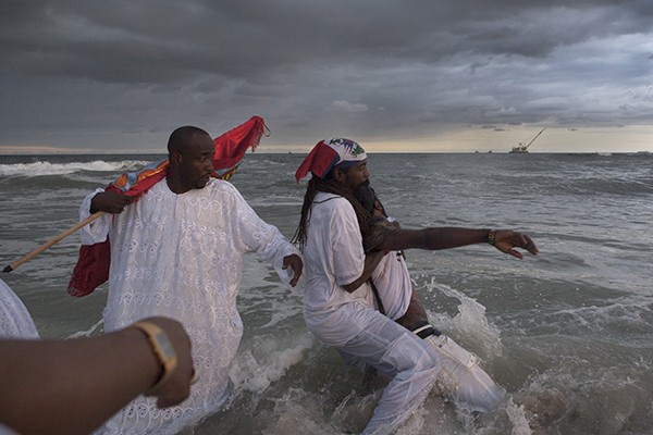 http://www.rubensalvadori.com/files/gimgs/th-28_Misspelling Vodou - Ruben Salvadori-25.jpg